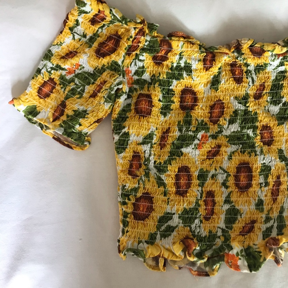 Floral cropped top